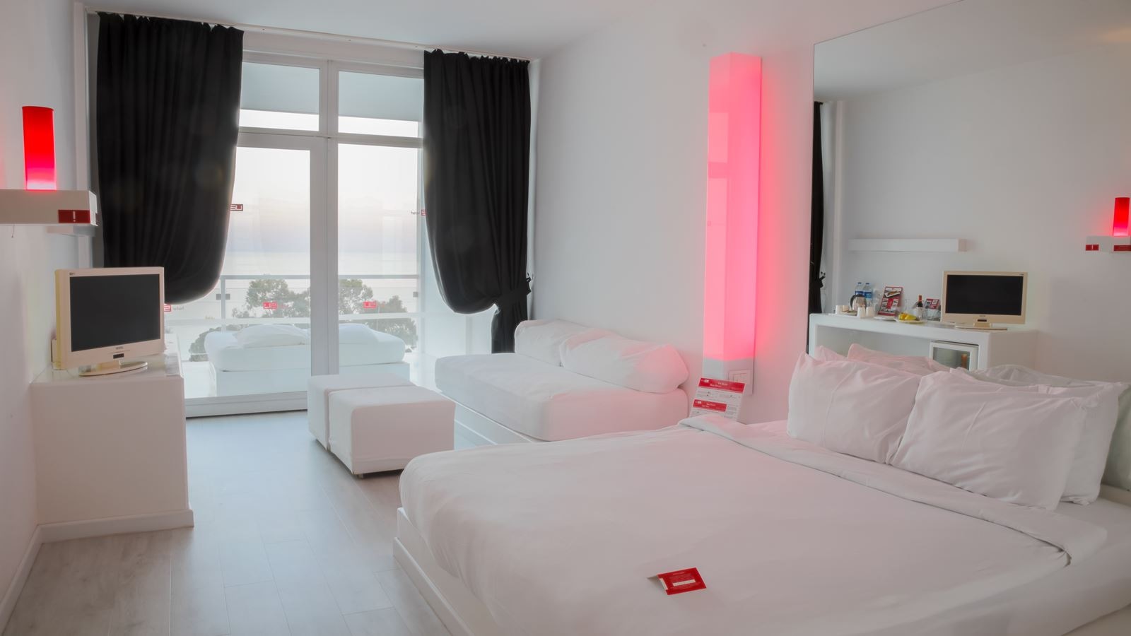 rooms-deluxe-sea-view