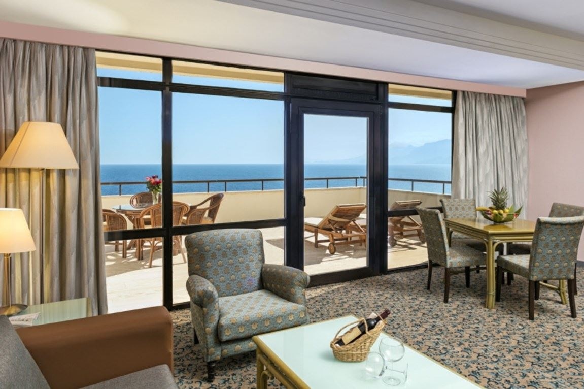 rooms-family-suit-room-sea-view