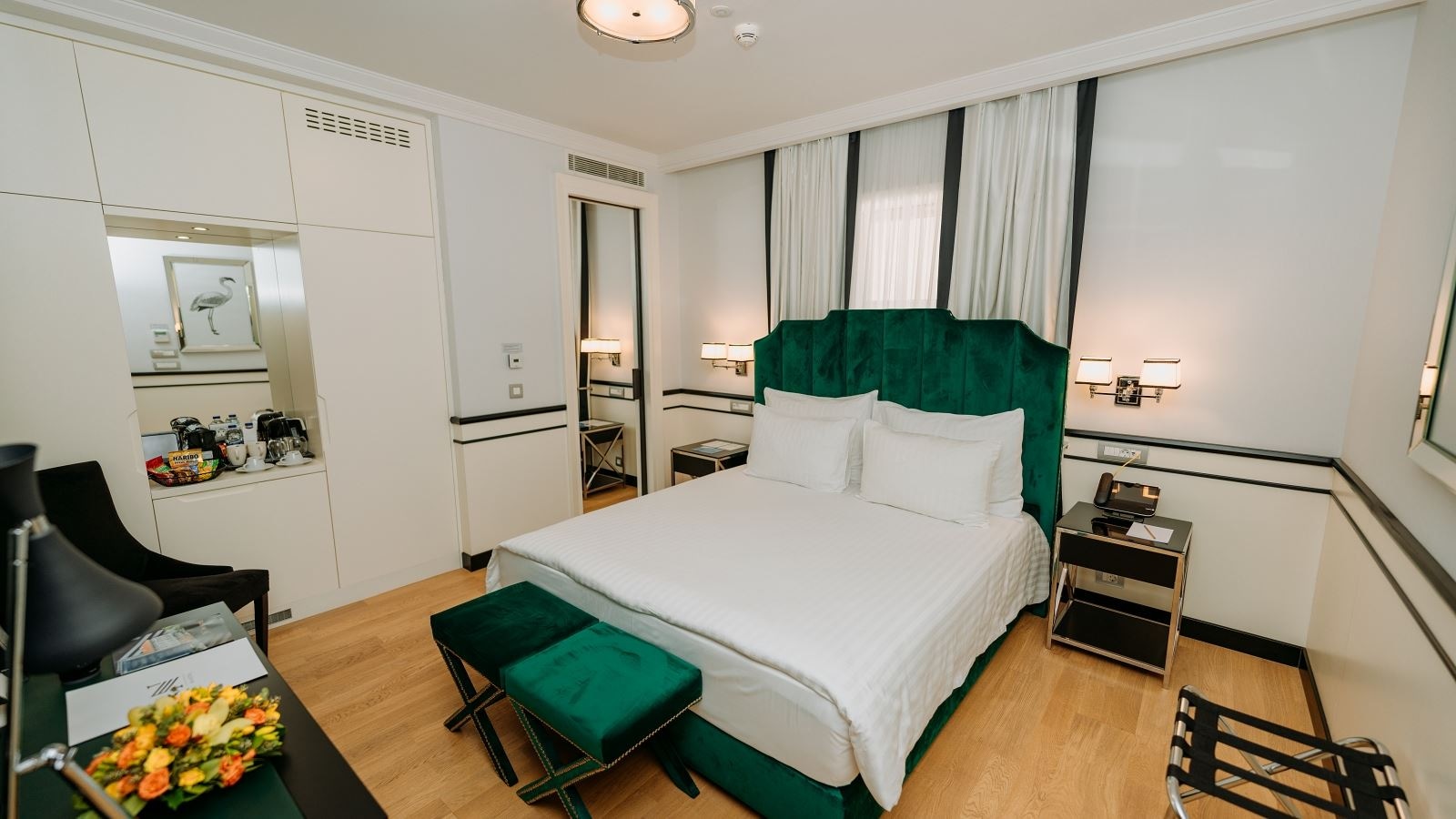 rooms-deluxe-french-arka-cephe