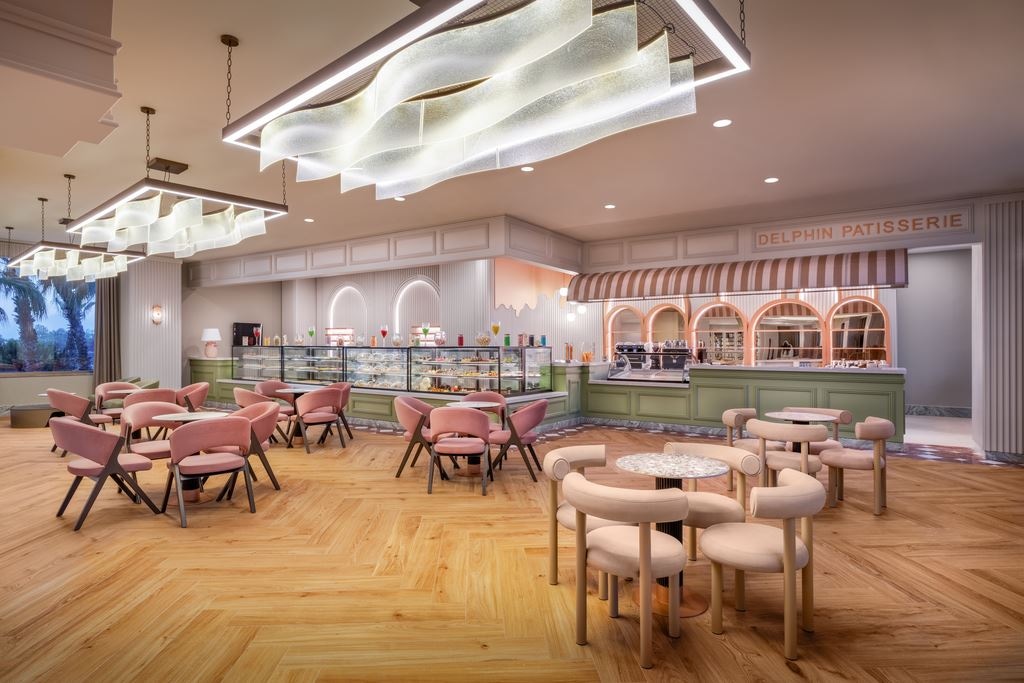 bars-aura-lounge-and-sweetpatisserie