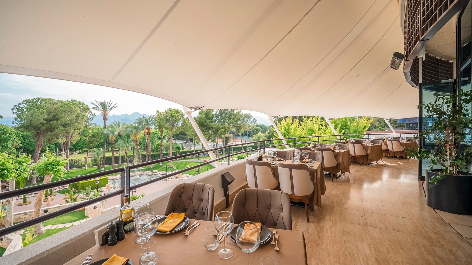 restaurants-terrace-meat-restaurant