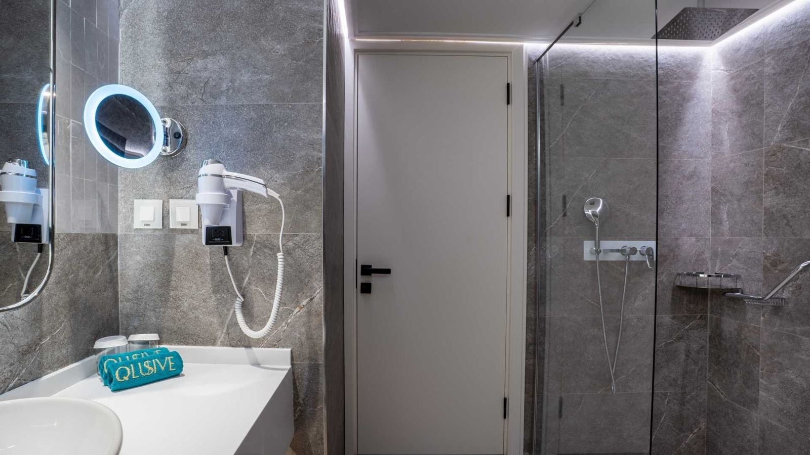 rooms-deluxe-garden-with-sea-view