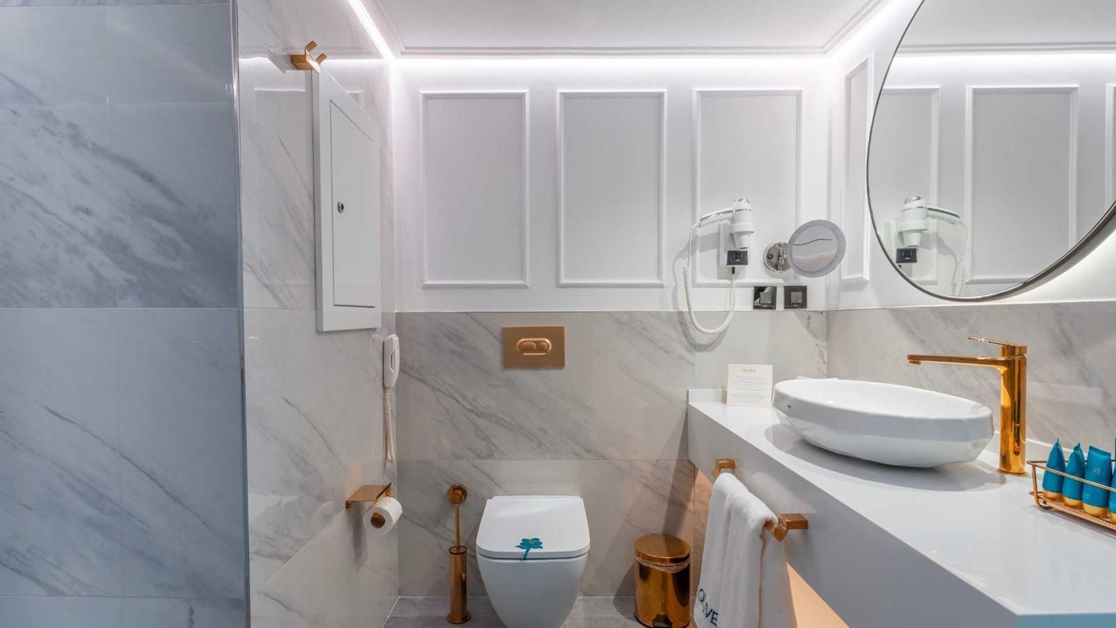 rooms-elegance-suit-sea