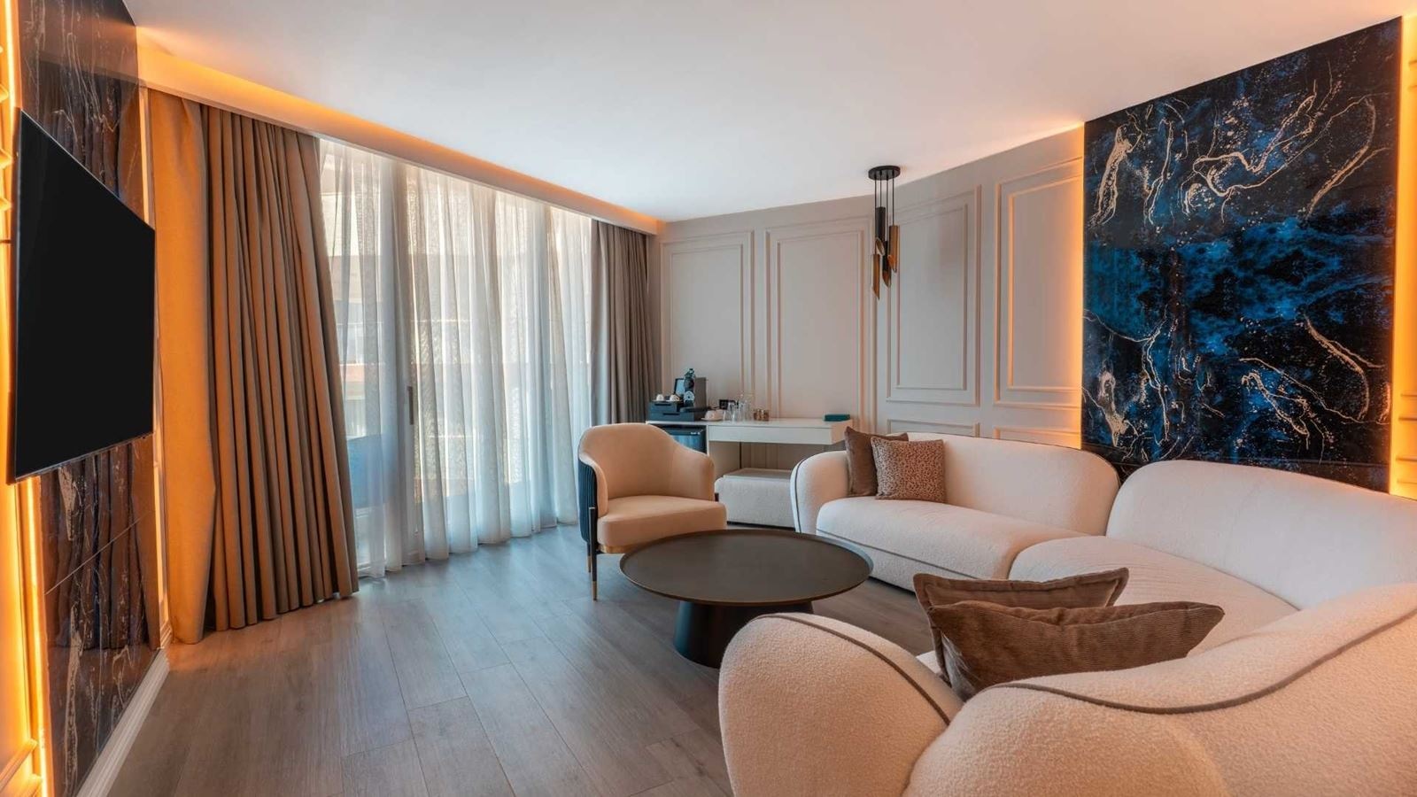 rooms-elegance-suit-sea