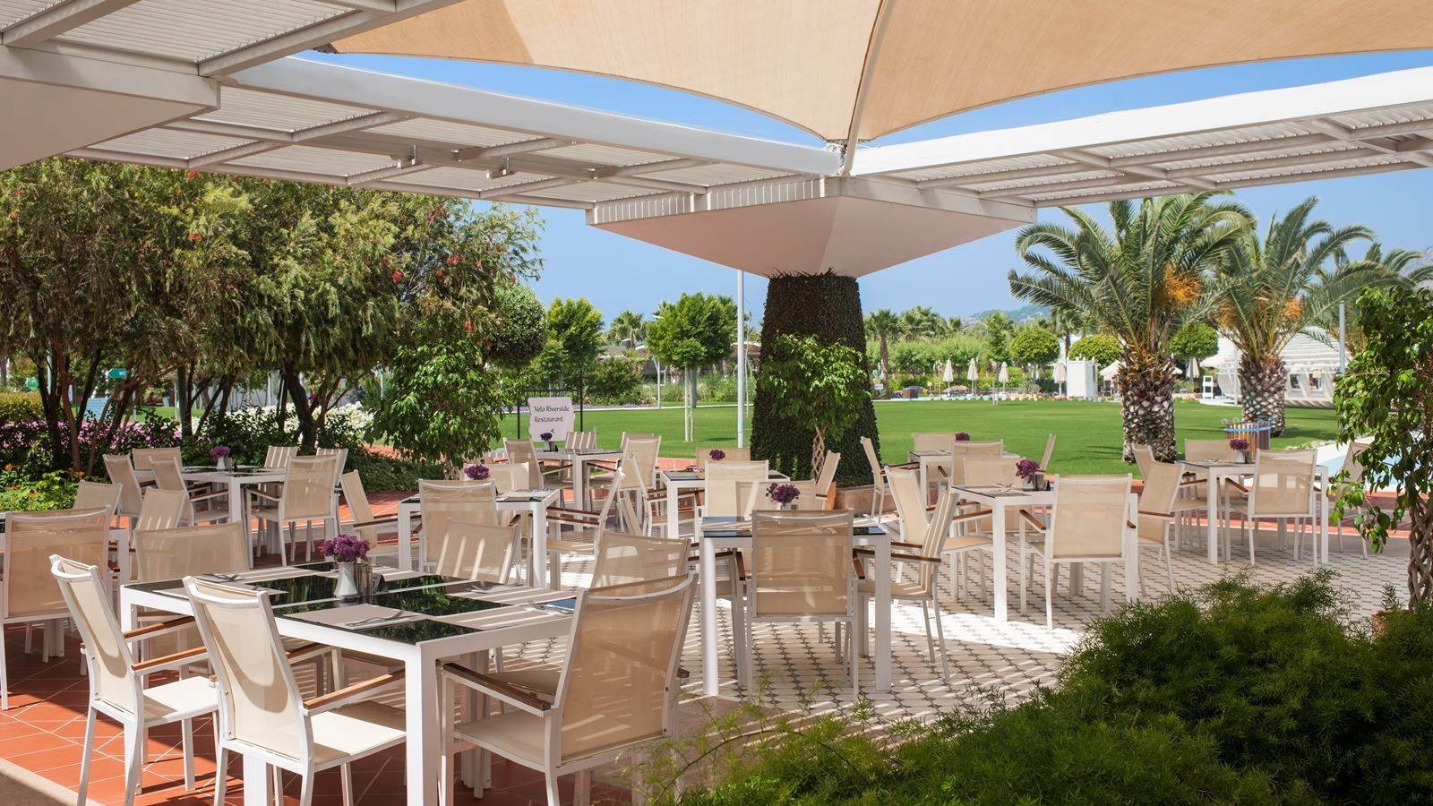 restaurants-breeze-street-food