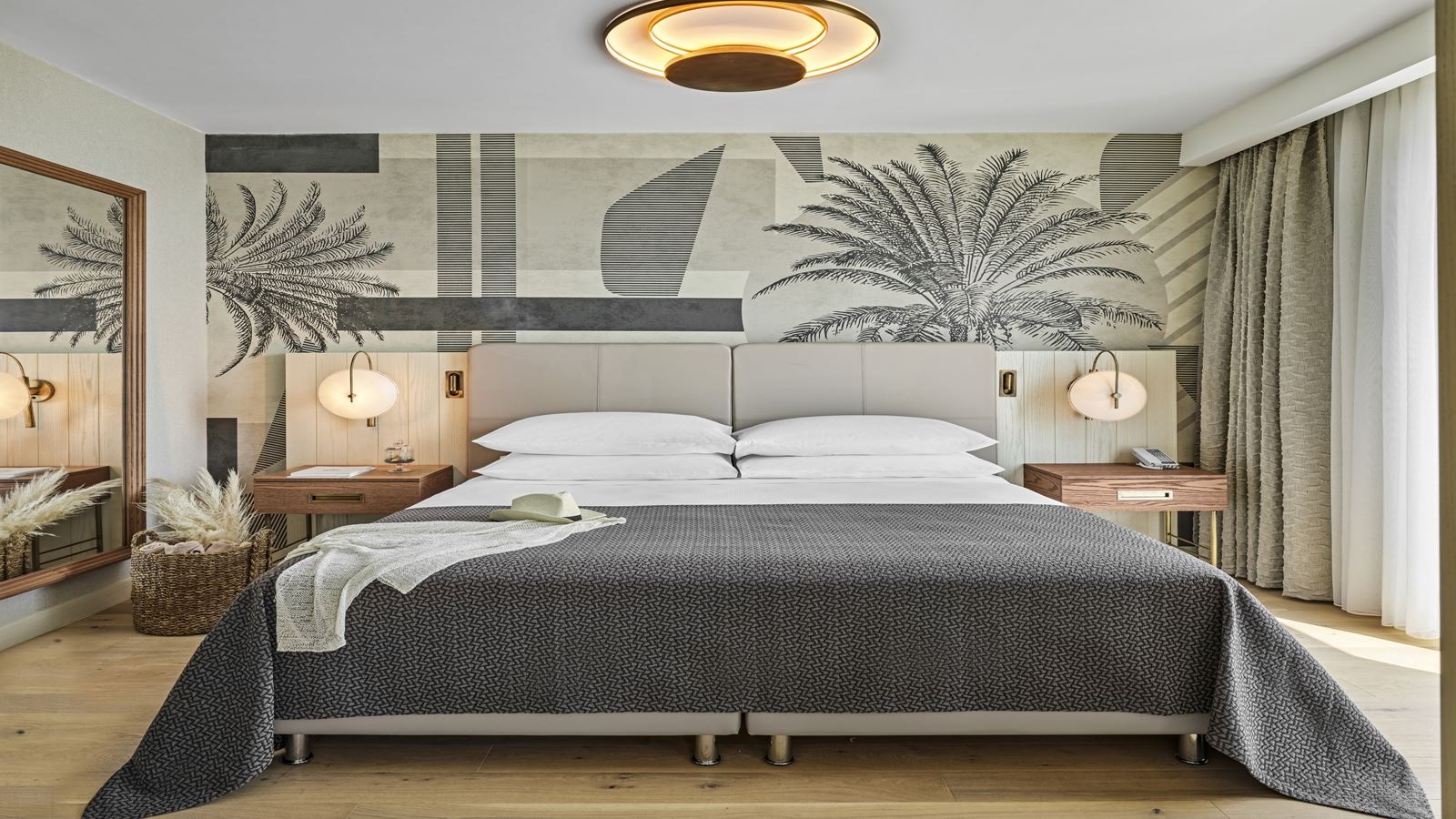 rooms-lake-house-room-swimup-via-stairs