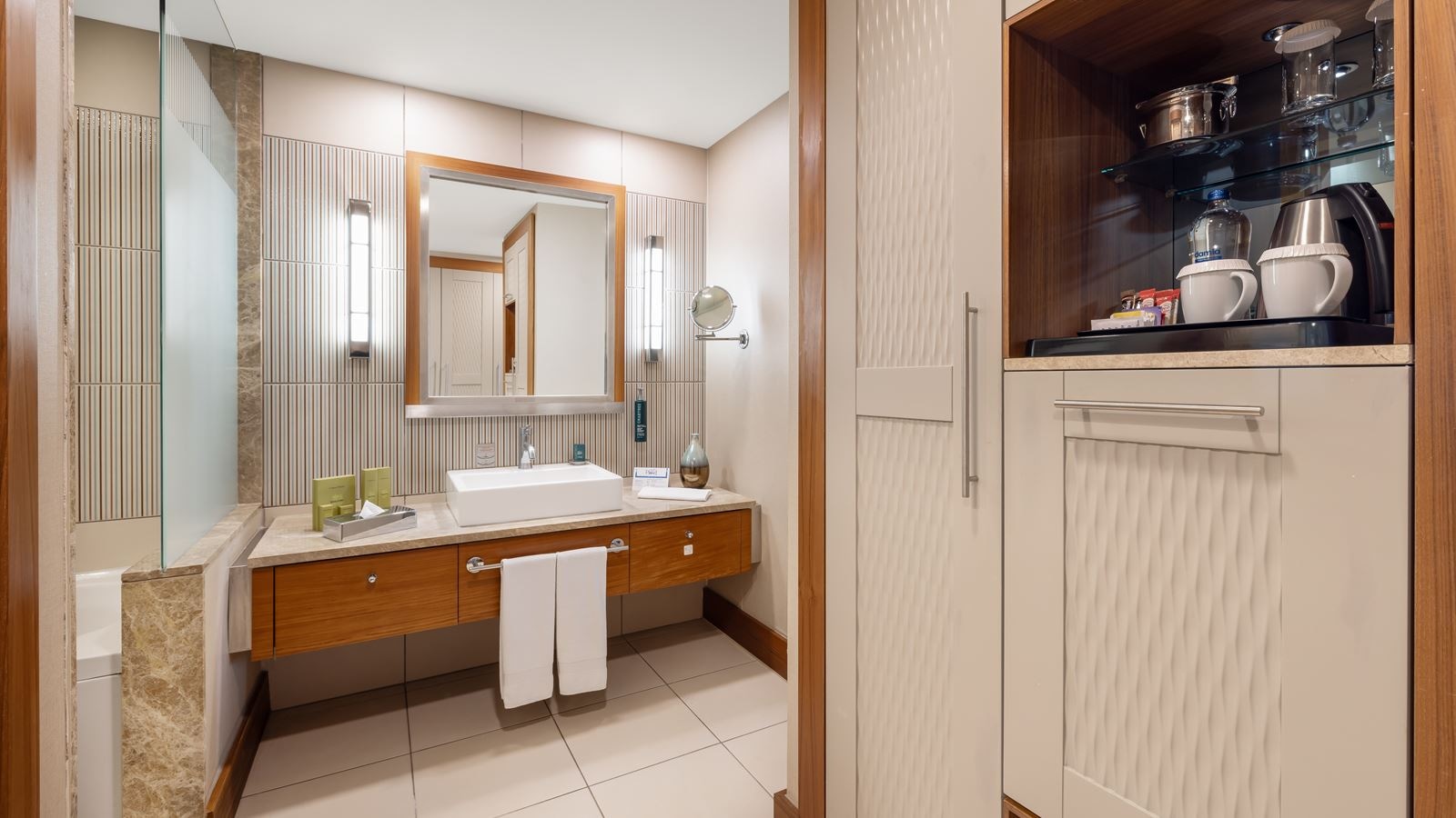 rooms-guest-room-river-view