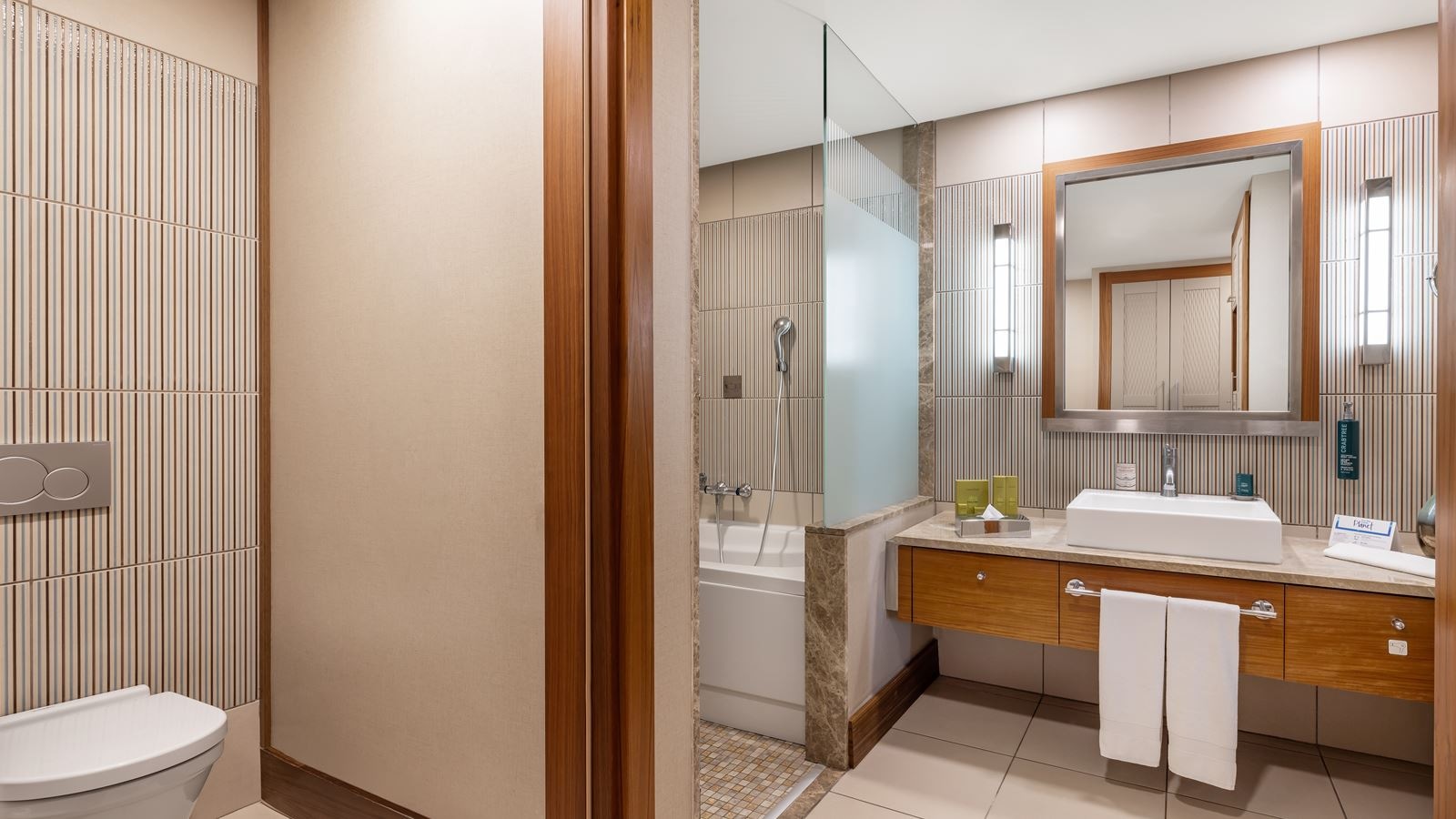 rooms-guest-room-river-view