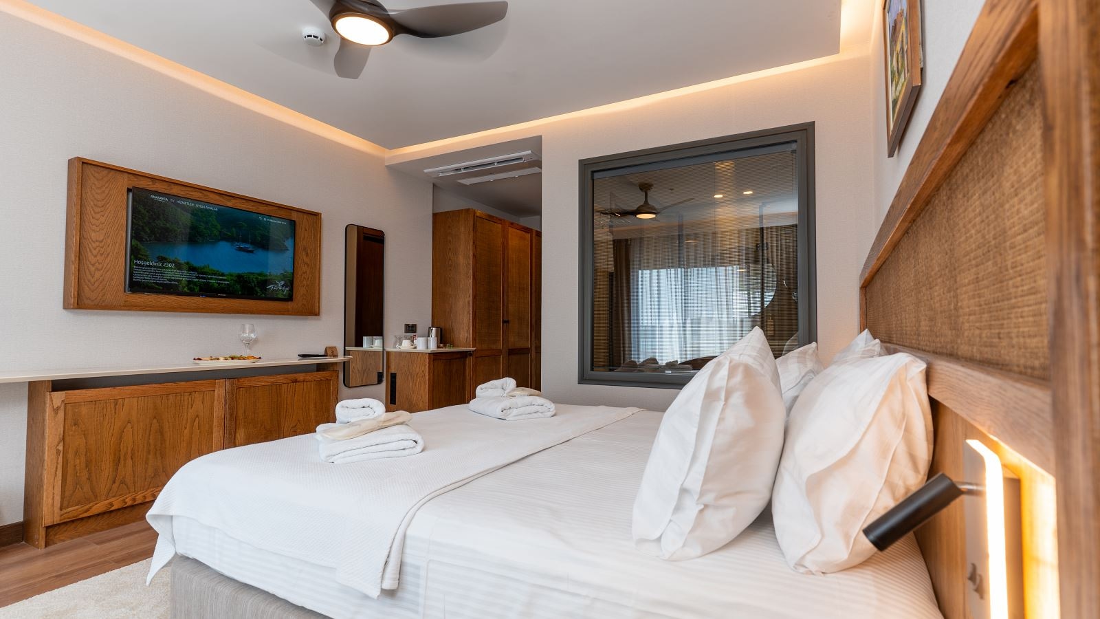 rooms-deluxe-deniz-manzarali-oda