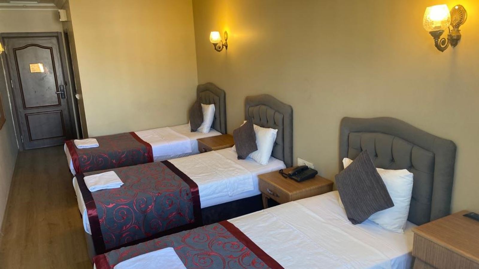 rooms-sehir-manzarali-standart-triple-uc-kisilik-oda