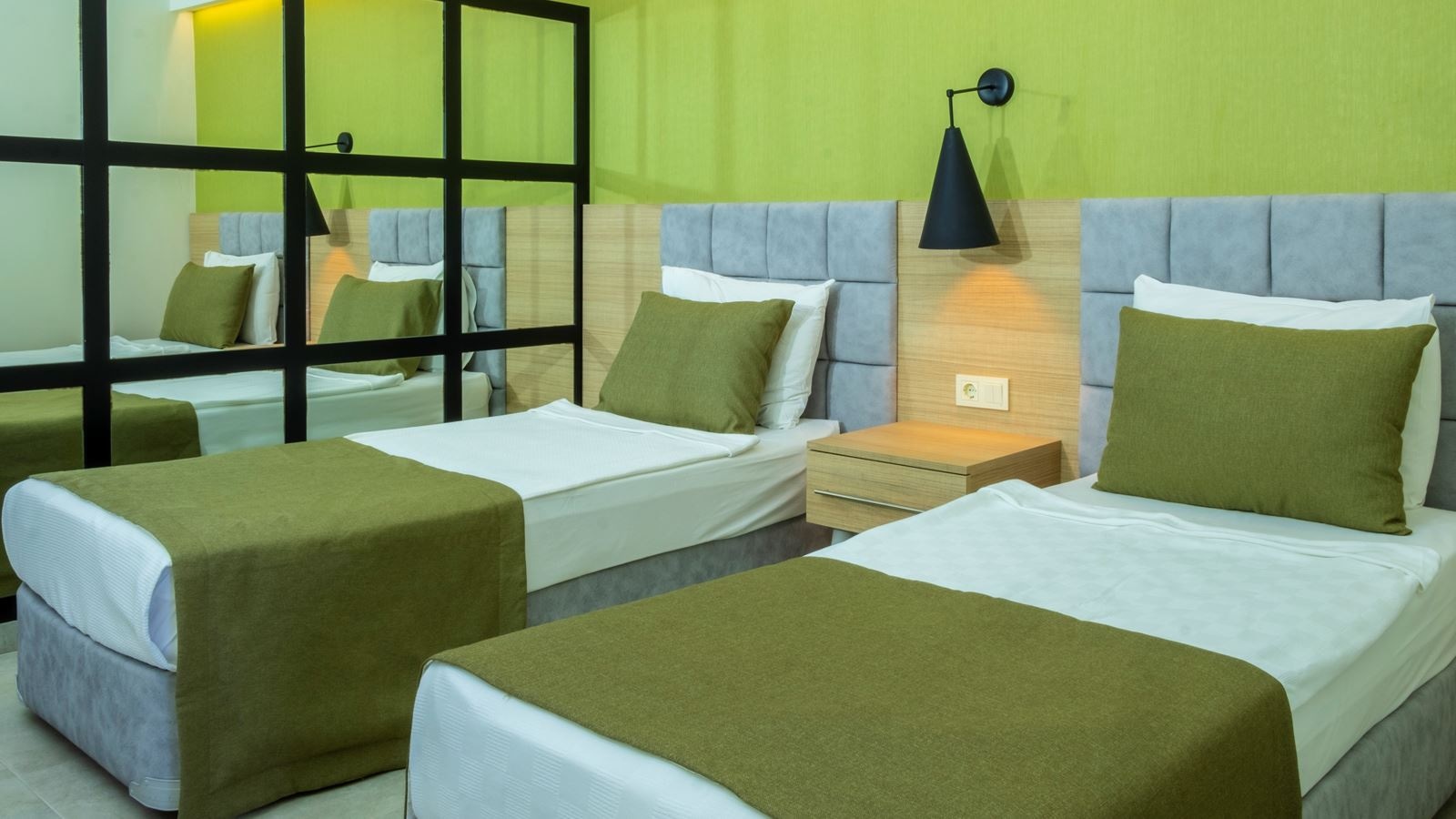 rooms-club-family-room