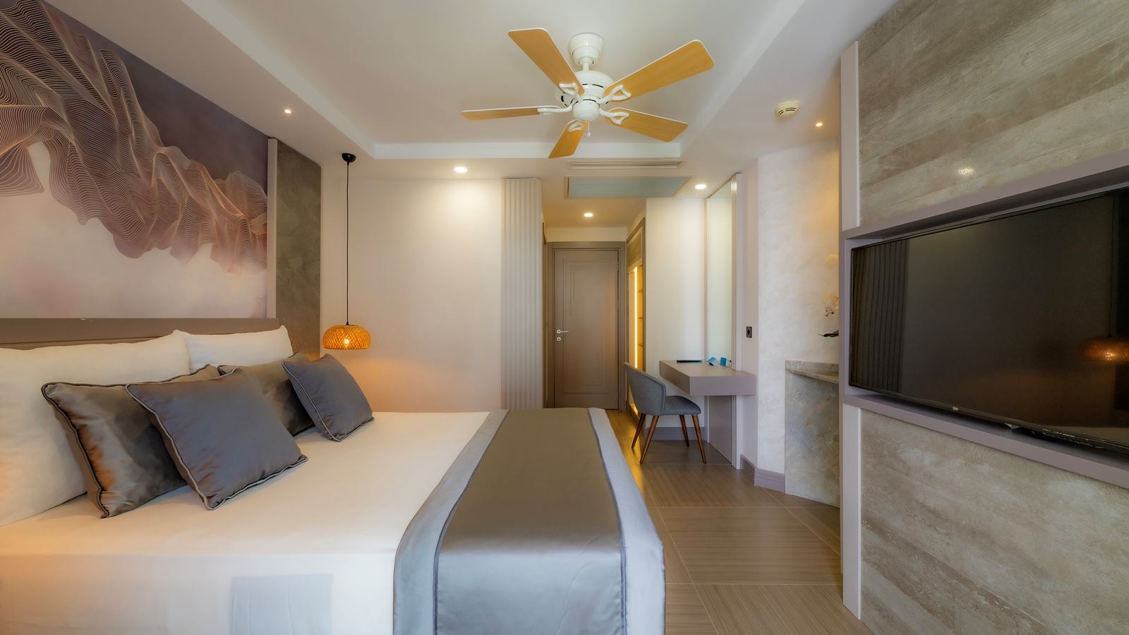 rooms-senior-suite-room