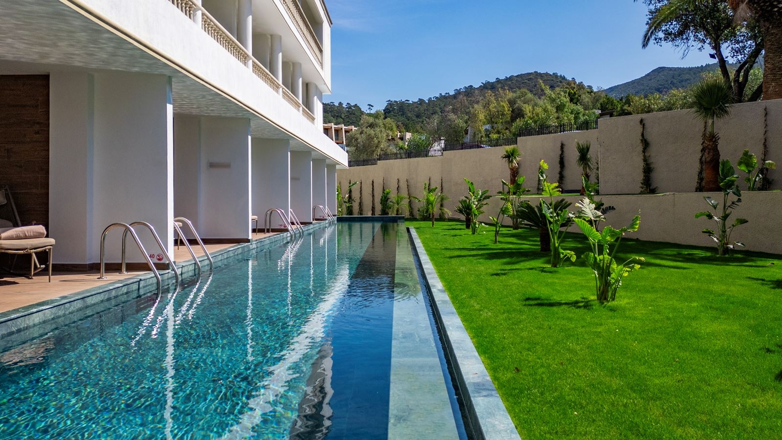 rooms-swim-up-deluxe-room