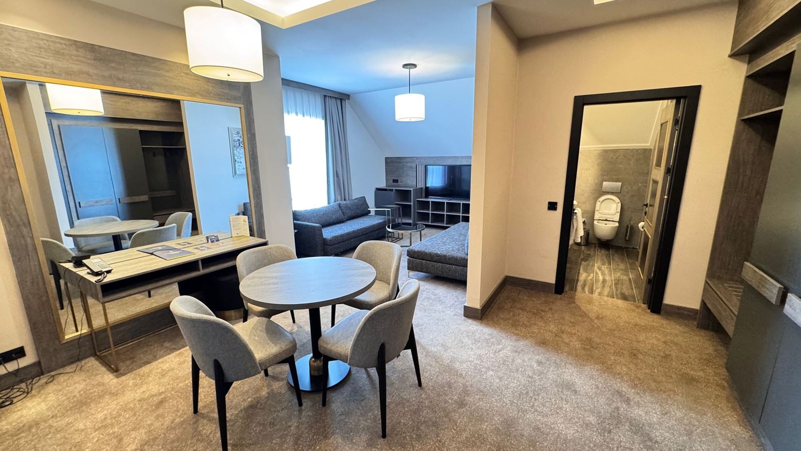rooms-king-two-bedroom-dublex-suite