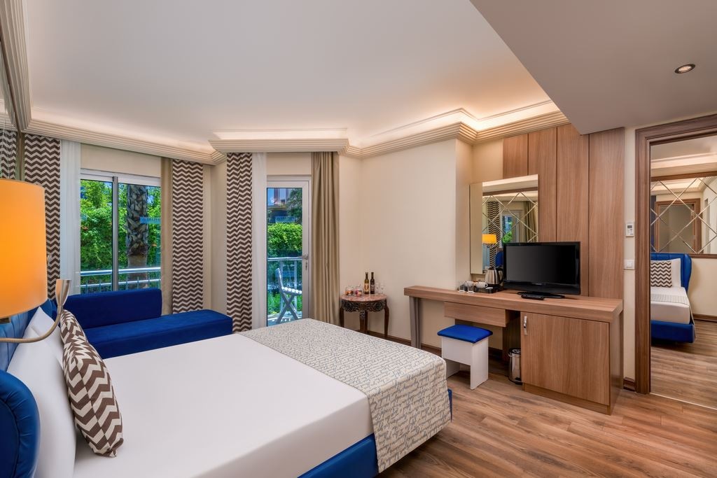 rooms-family-room-2-bedrooms