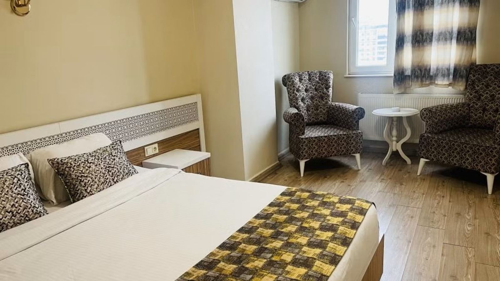 rooms-suit--bed--breakfast--iade-edilebilir