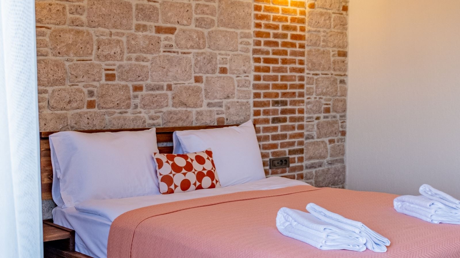 rooms-deniz-manzarali-deluxe-oda