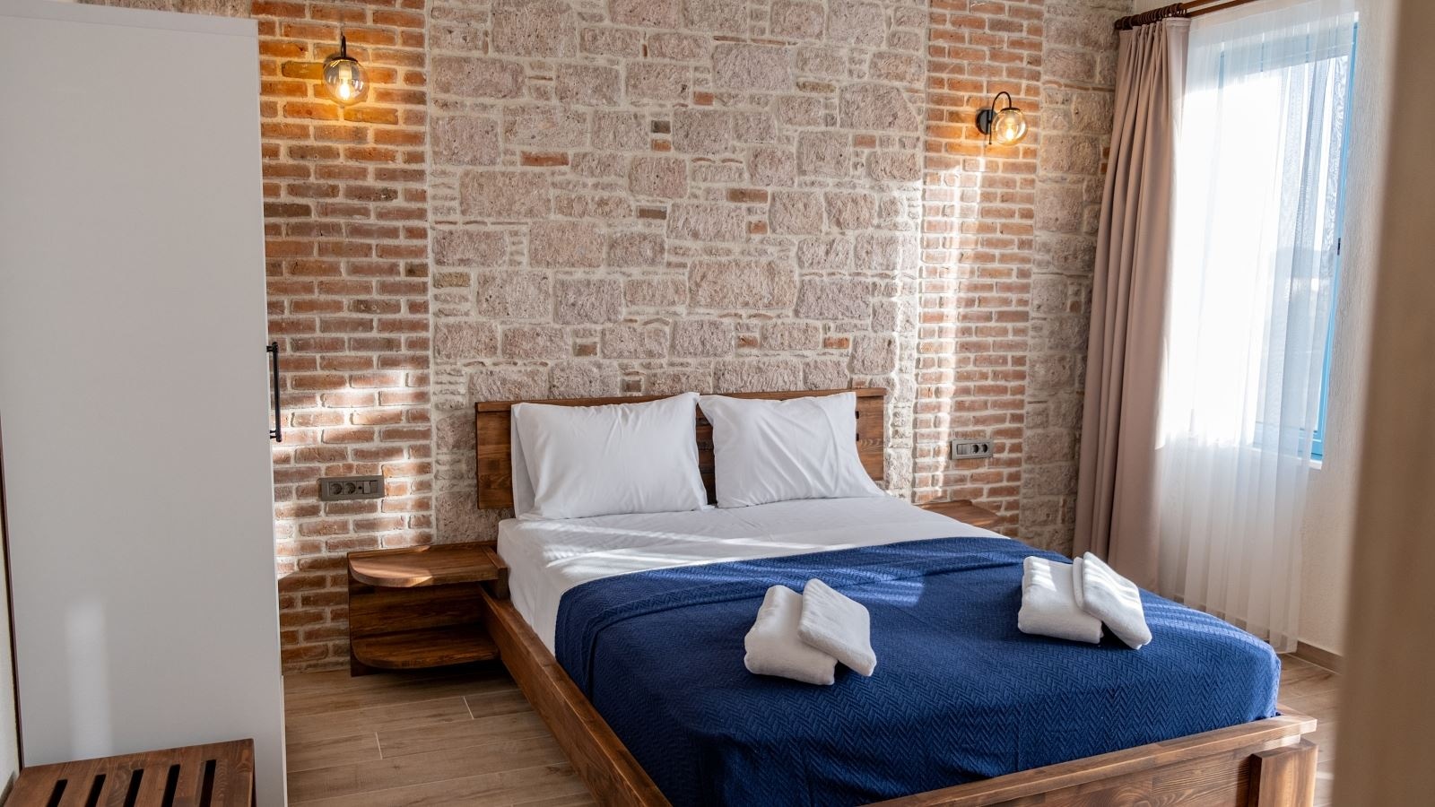 rooms-jakuzili-deluxe-oda