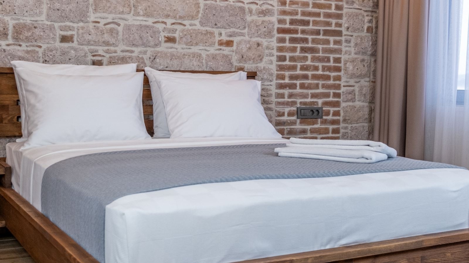 rooms-jakuzili-deluxe-oda