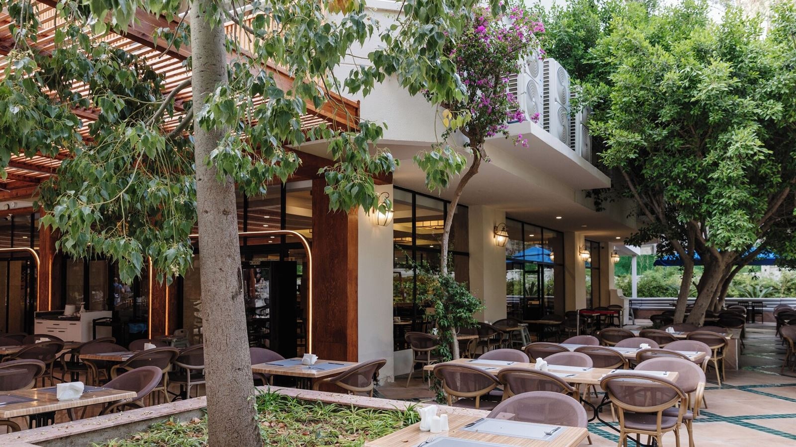 restaurants-restaurants