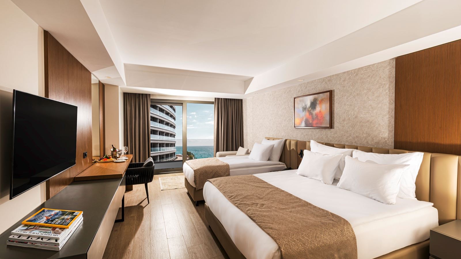 rooms-deluxe-room-side-seaview