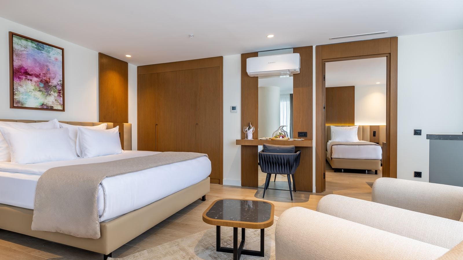 rooms-family-suite-landview