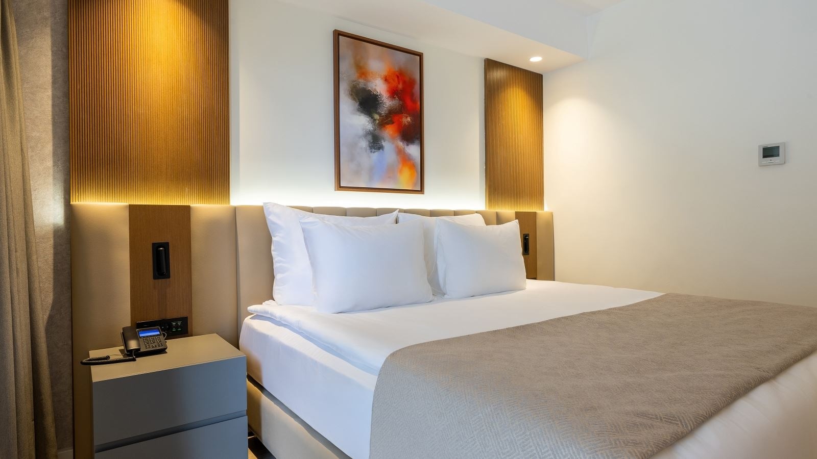 rooms-classic-room-landview