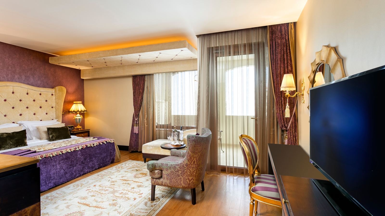 rooms-premium-room-pool-or-side-sea-view