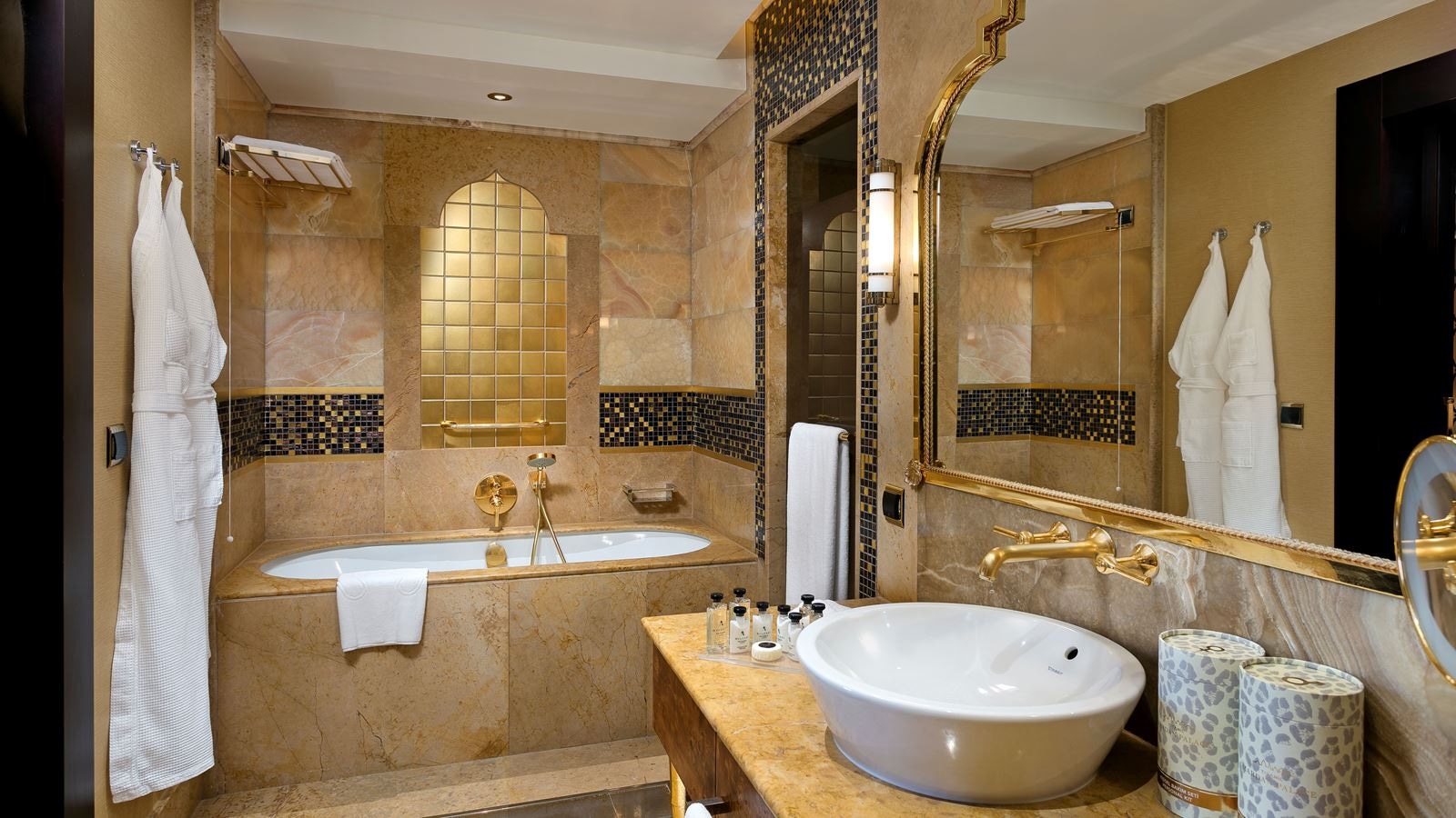 rooms-premium-room-pool-or-side-sea-view