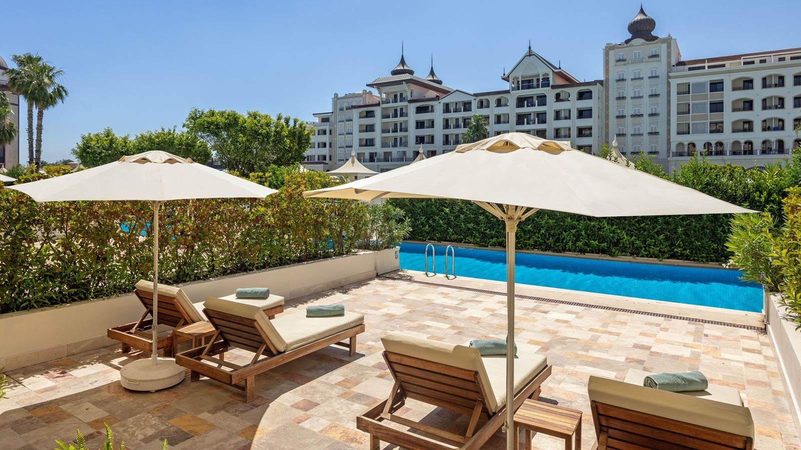 rooms-pool-duplex-suite-swim-up