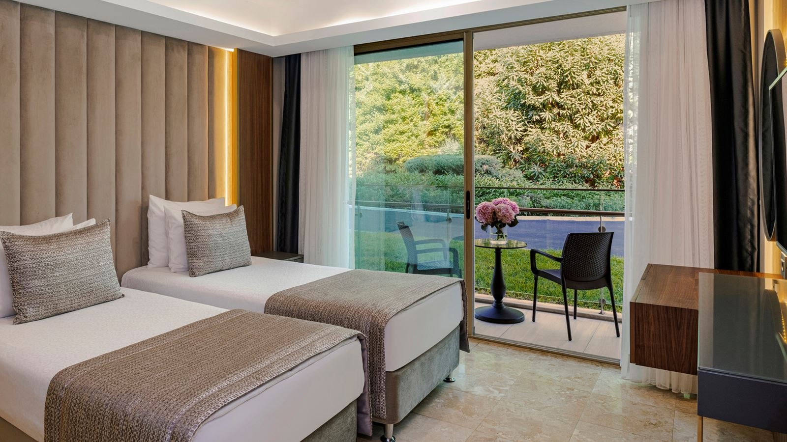 rooms-family-garden-annex--room