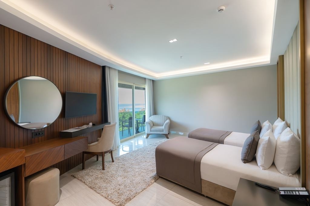 rooms-family-suite-sea-view-two-bedroom