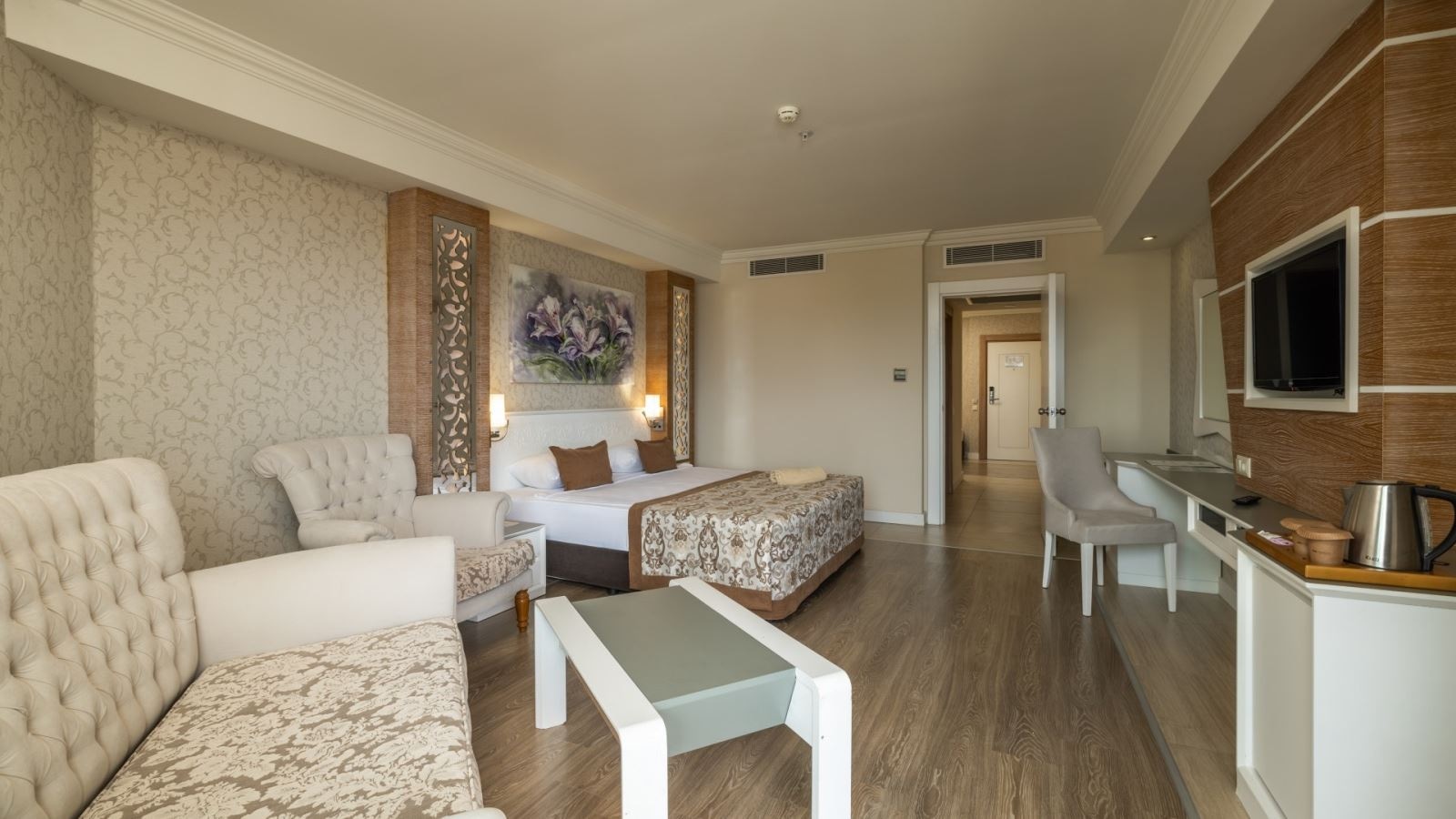 rooms-family-room-land-view