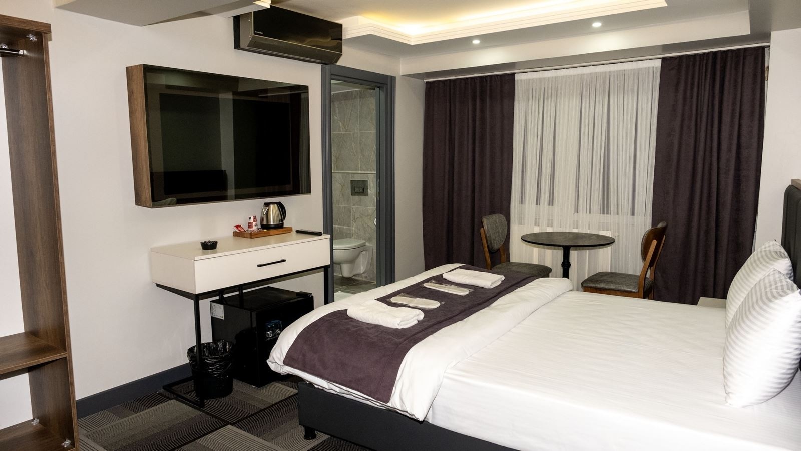 rooms-suit-oda