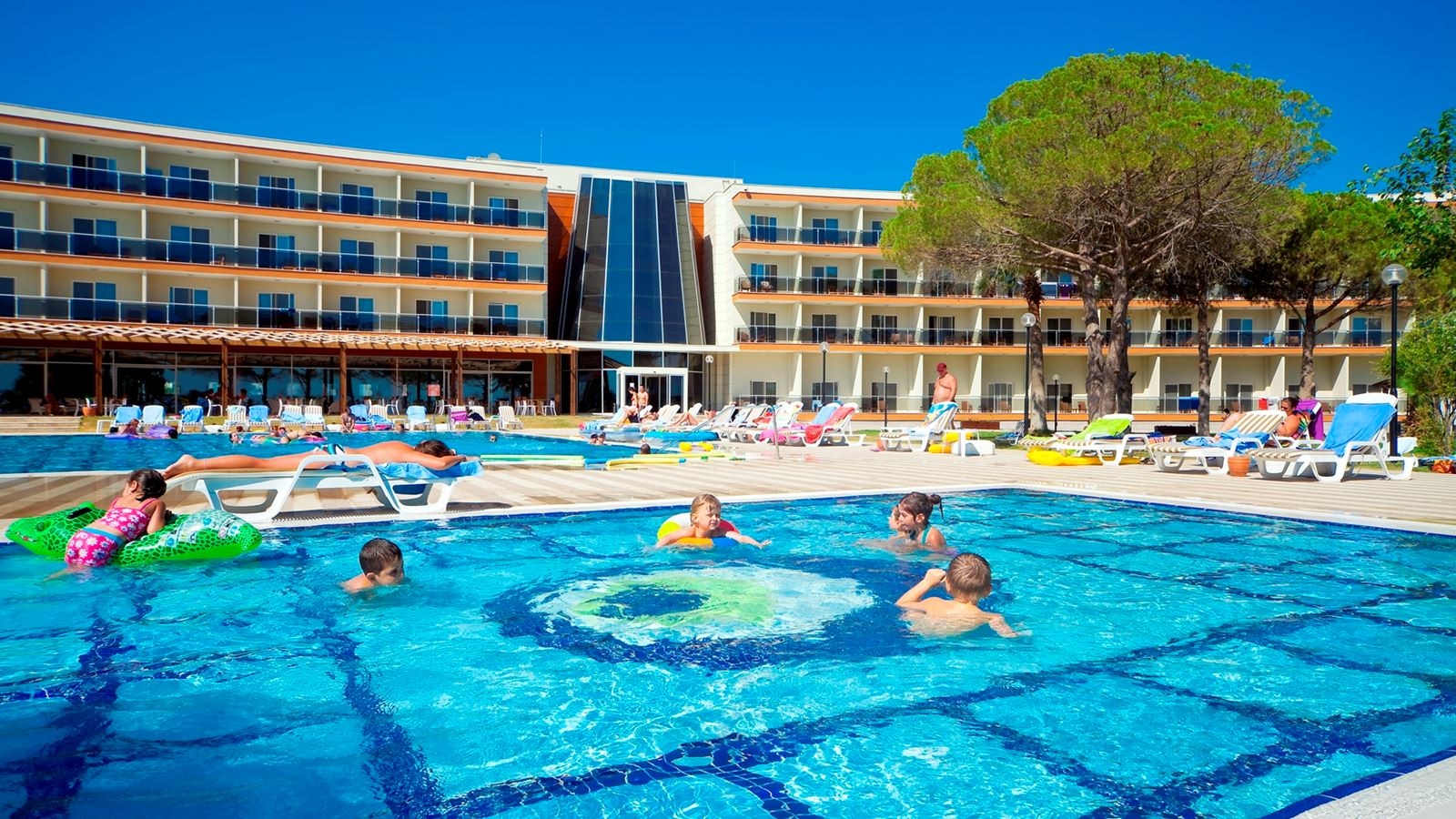 pools-outdoor-childrens-pool