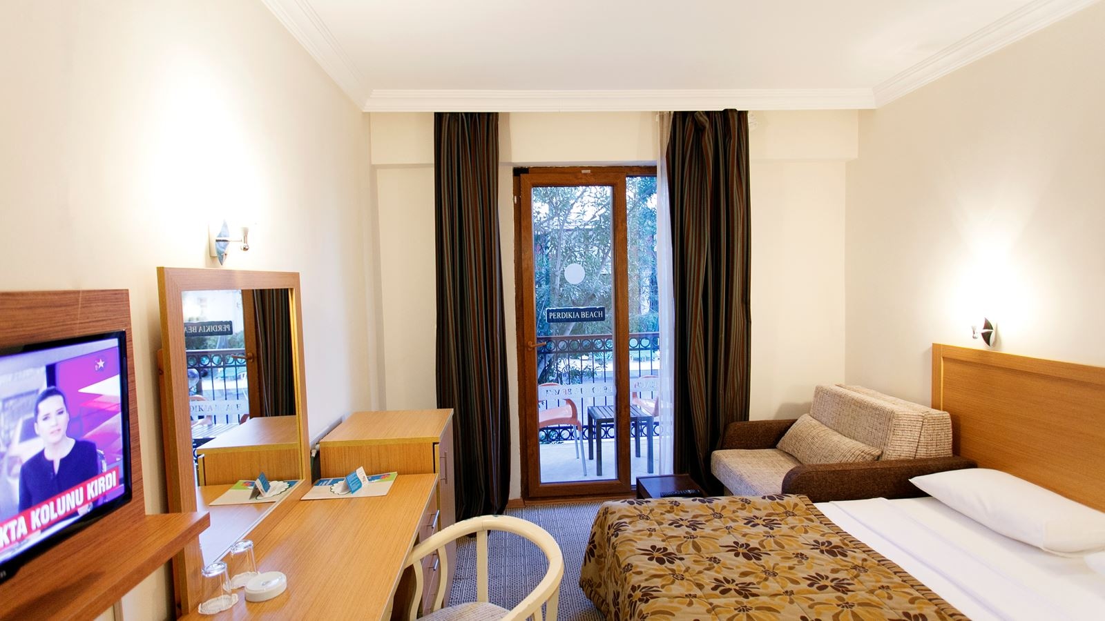 rooms-standard-room-with-balcony