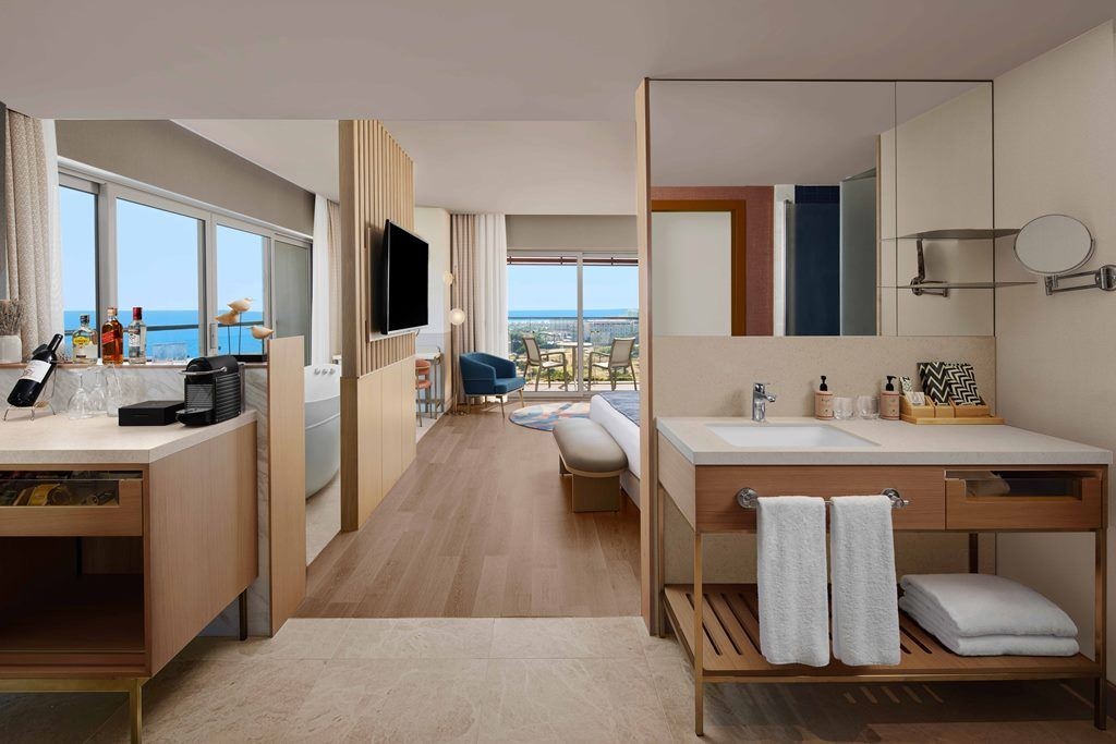 rooms-corner-suite-sea-view-mixed-area