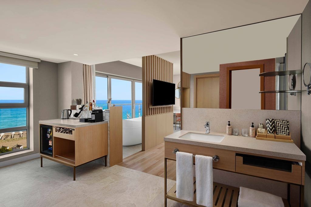 rooms-corner-suite-sea-view-mixed-area
