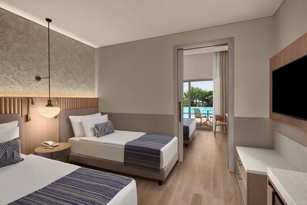 rooms-family-sea-view-swim-up