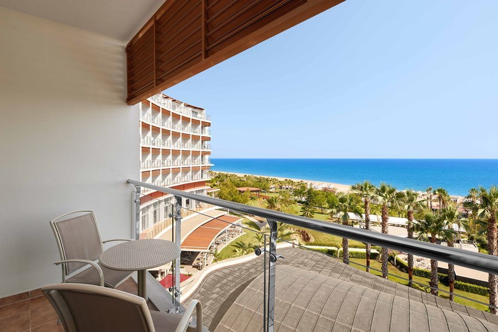 rooms-deluxe-dbl4-sea-view-mixed-area