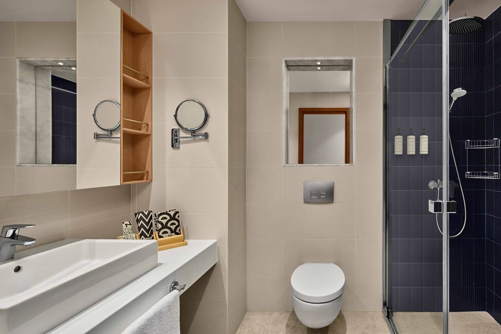 rooms-deluxe-dbl4-sea-view-mixed-area