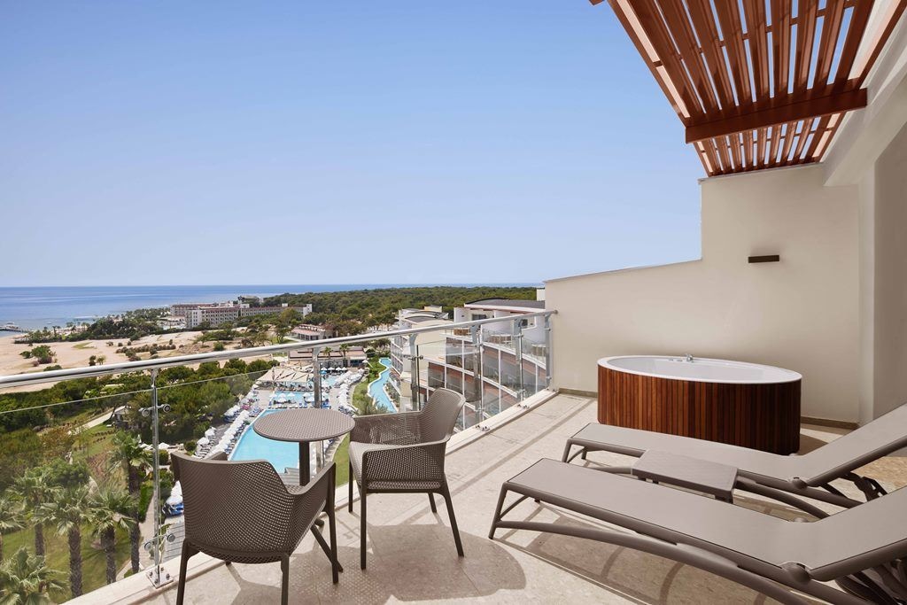 rooms-penthouse-with-jacuzzi-on-terrace-adult-area