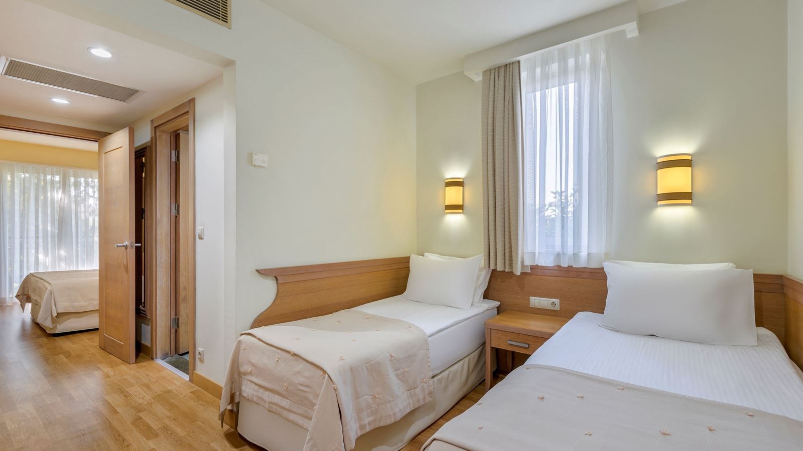 rooms-family-room-land-view