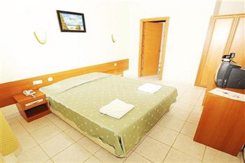 rooms-economy-room
