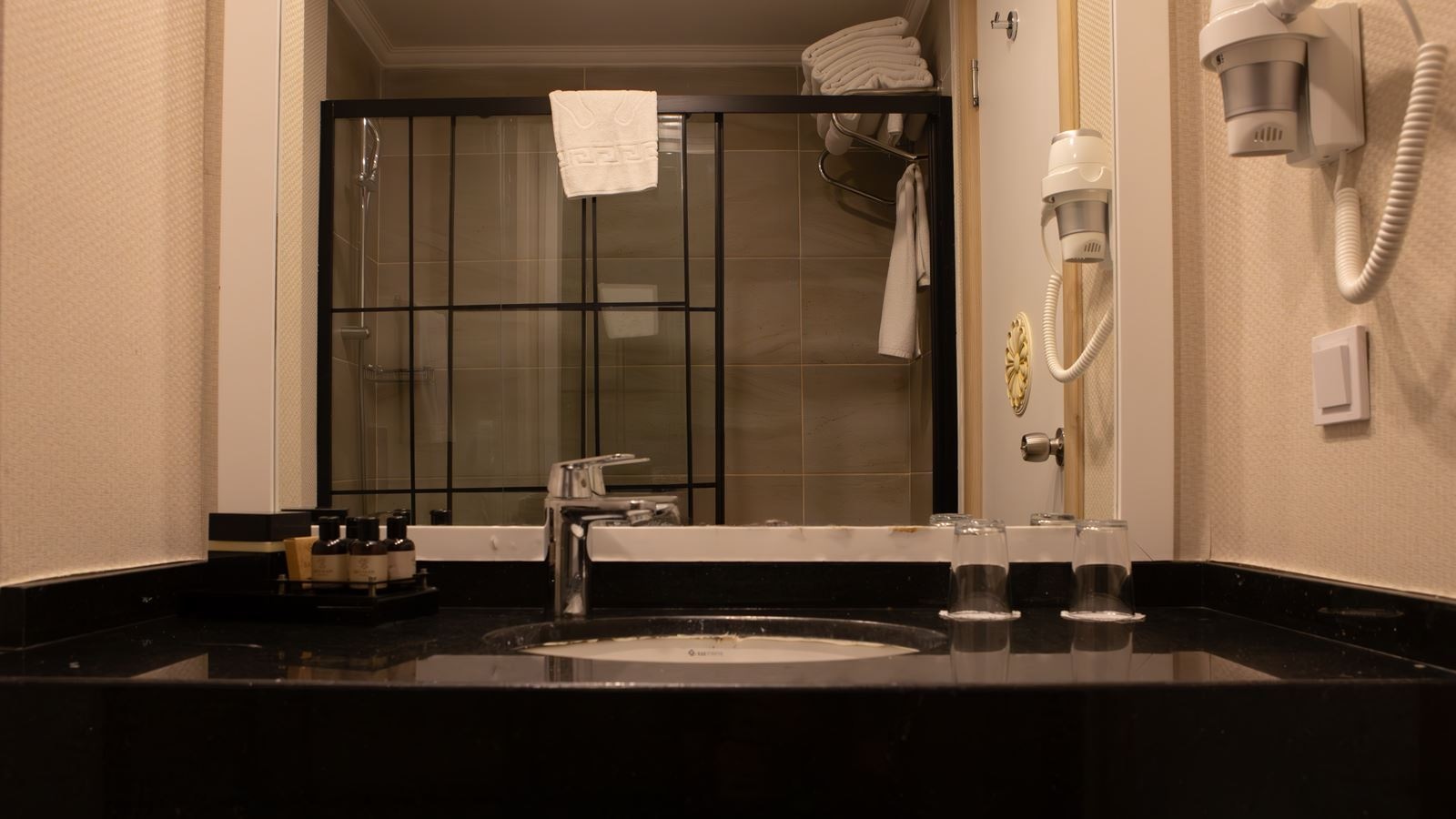 rooms-standard-room-sea-view-with-balcony