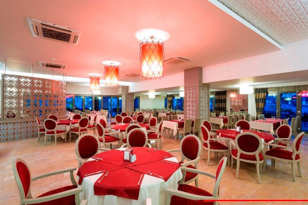 restaurants-riviera-main-restaurant