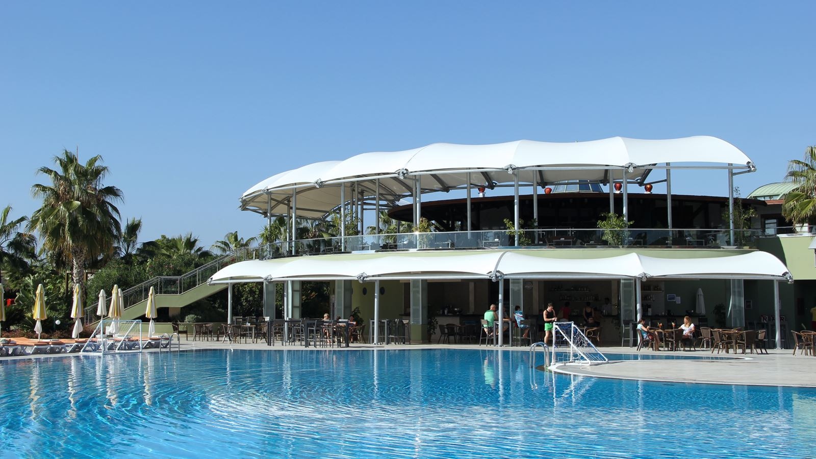 bars-aquarids-pool-bar