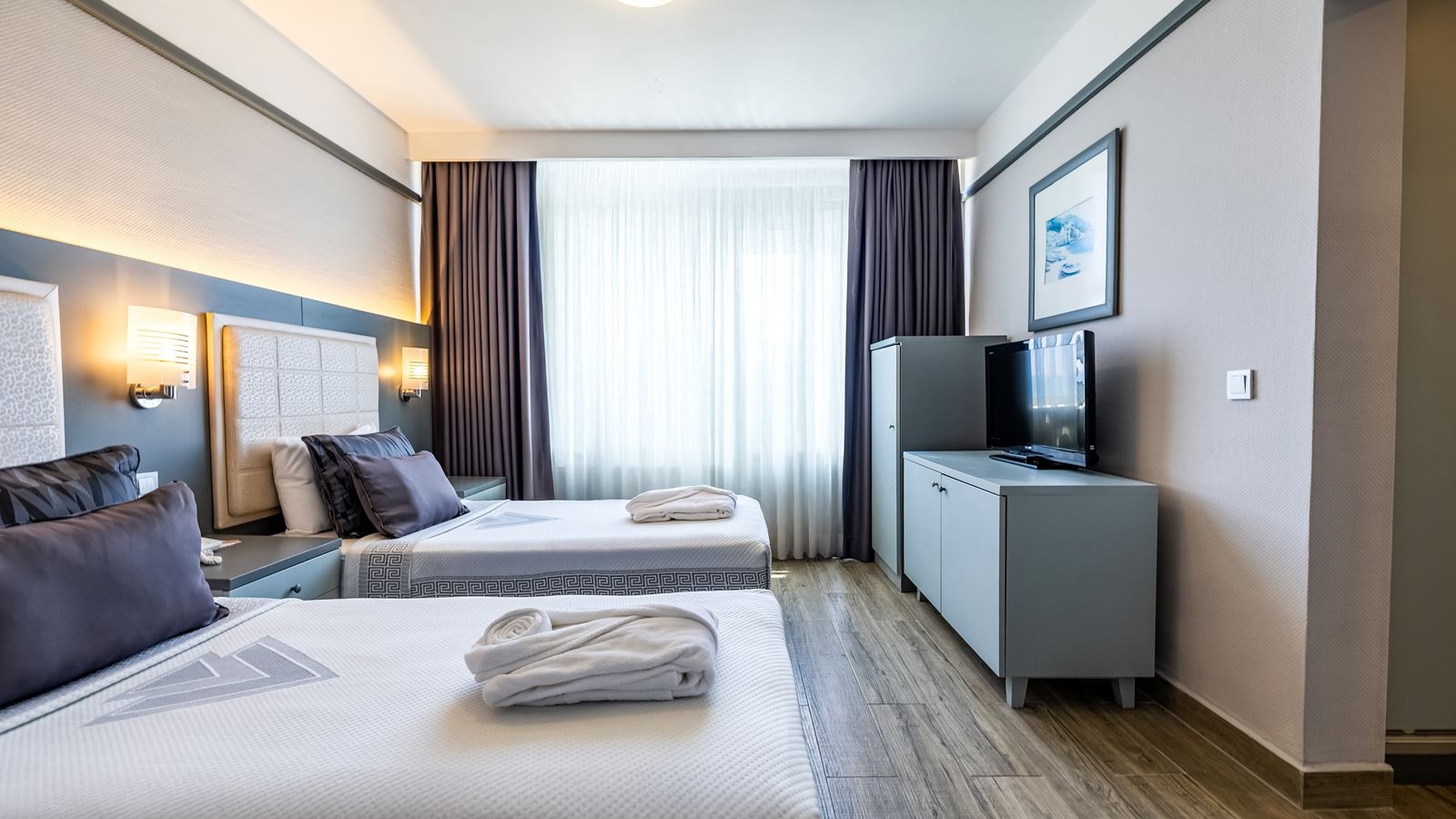 rooms-family-room-2-bedrooms