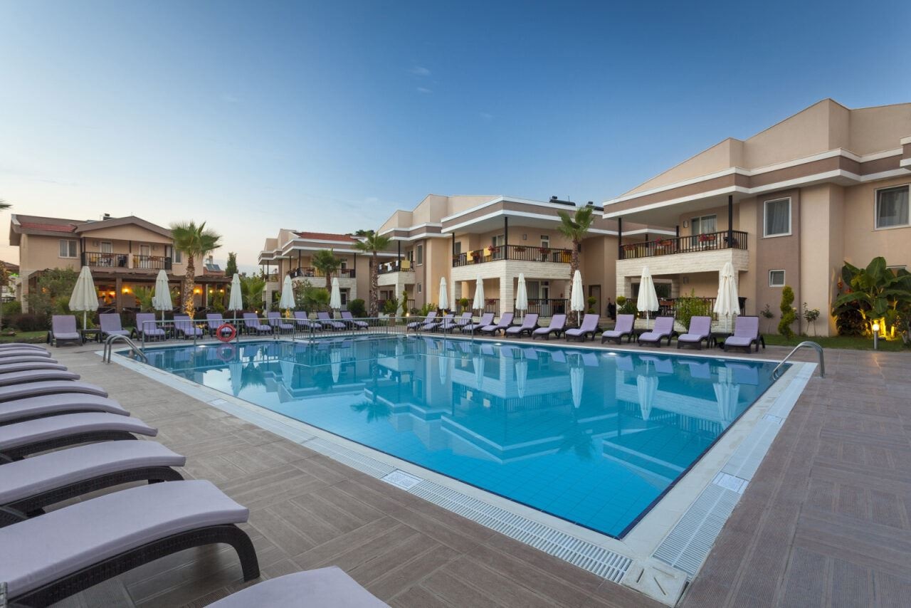 rooms-park-villa-family-room