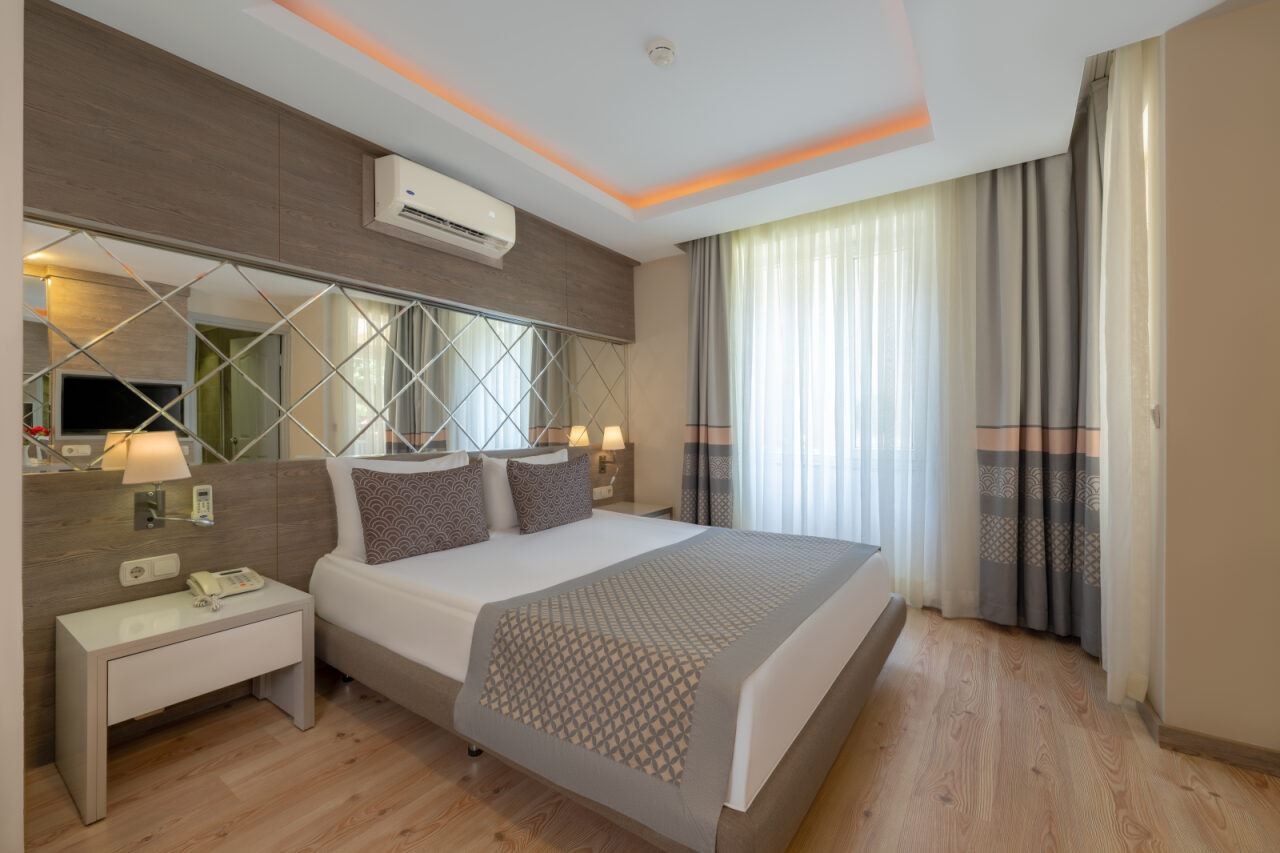 rooms-park-villa-family-room-3